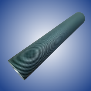 Rubberized roller with fine radial grooving