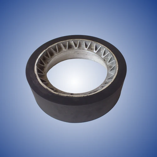 Wheel rubberized with black rubber